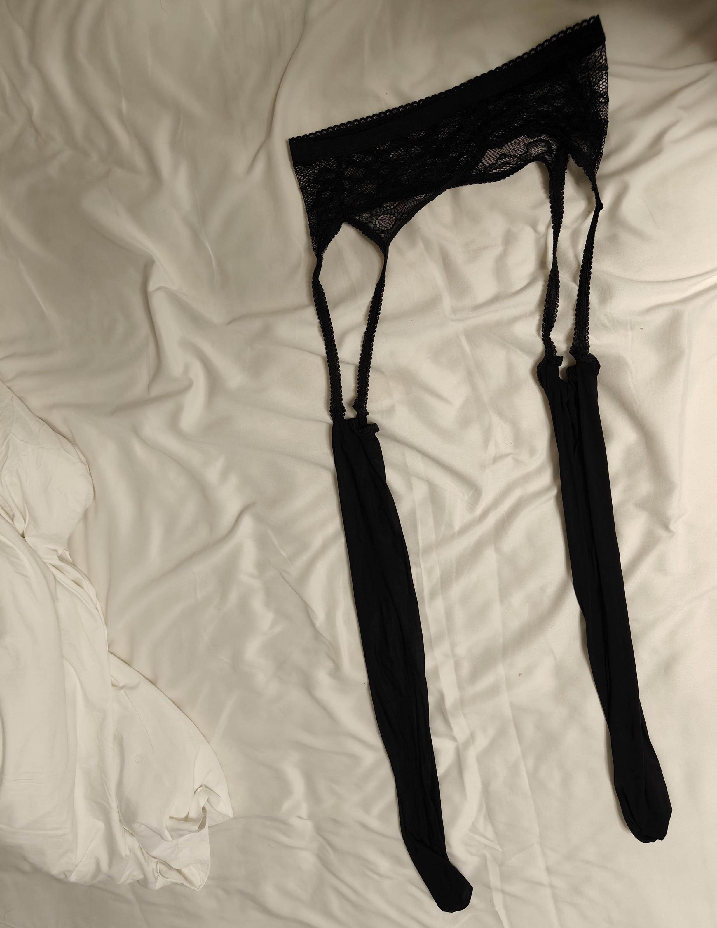 反差女大研究生和人妻教师