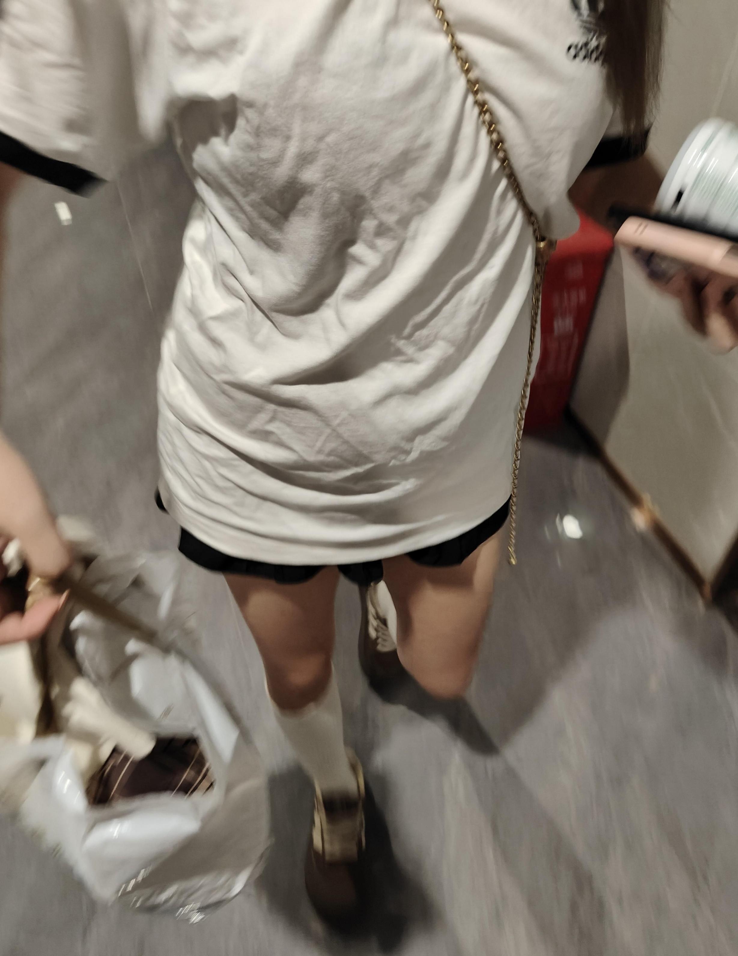 反差女大研究生和人妻教师