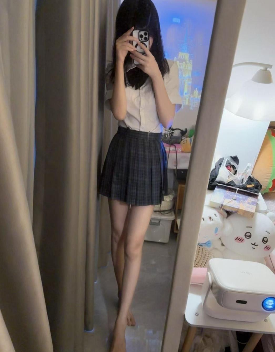 反差女大研究生和人妻教师