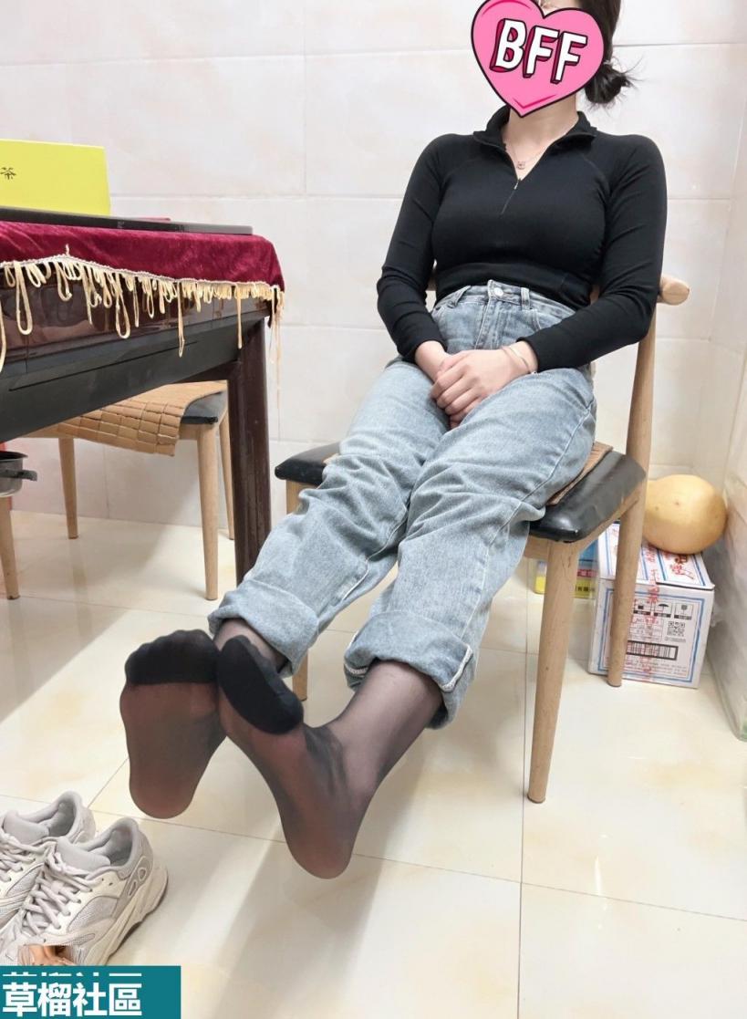 反差女大研究生和人妻教师