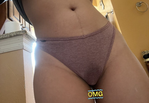 油光瓦亮的屁股，你能忍住几秒？