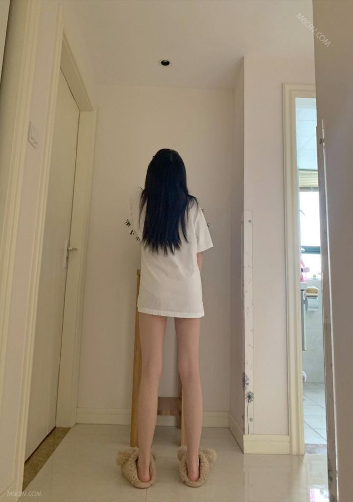 顶级大长腿颜值小红书美女博主不雅XXOO视图流出，口含大J8的样子很臊