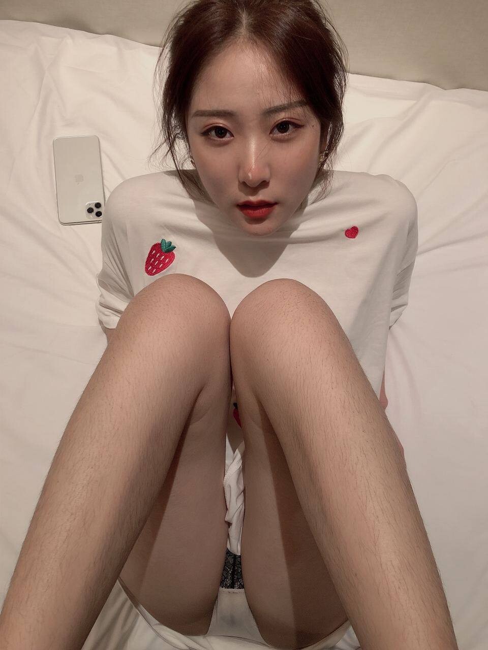 [骚穴嫩逼]极品小姐姐主动给你看，你就知道为什么男人要有钱要奋斗