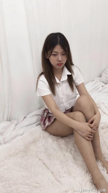 不知名国模大尺度人体私拍套图