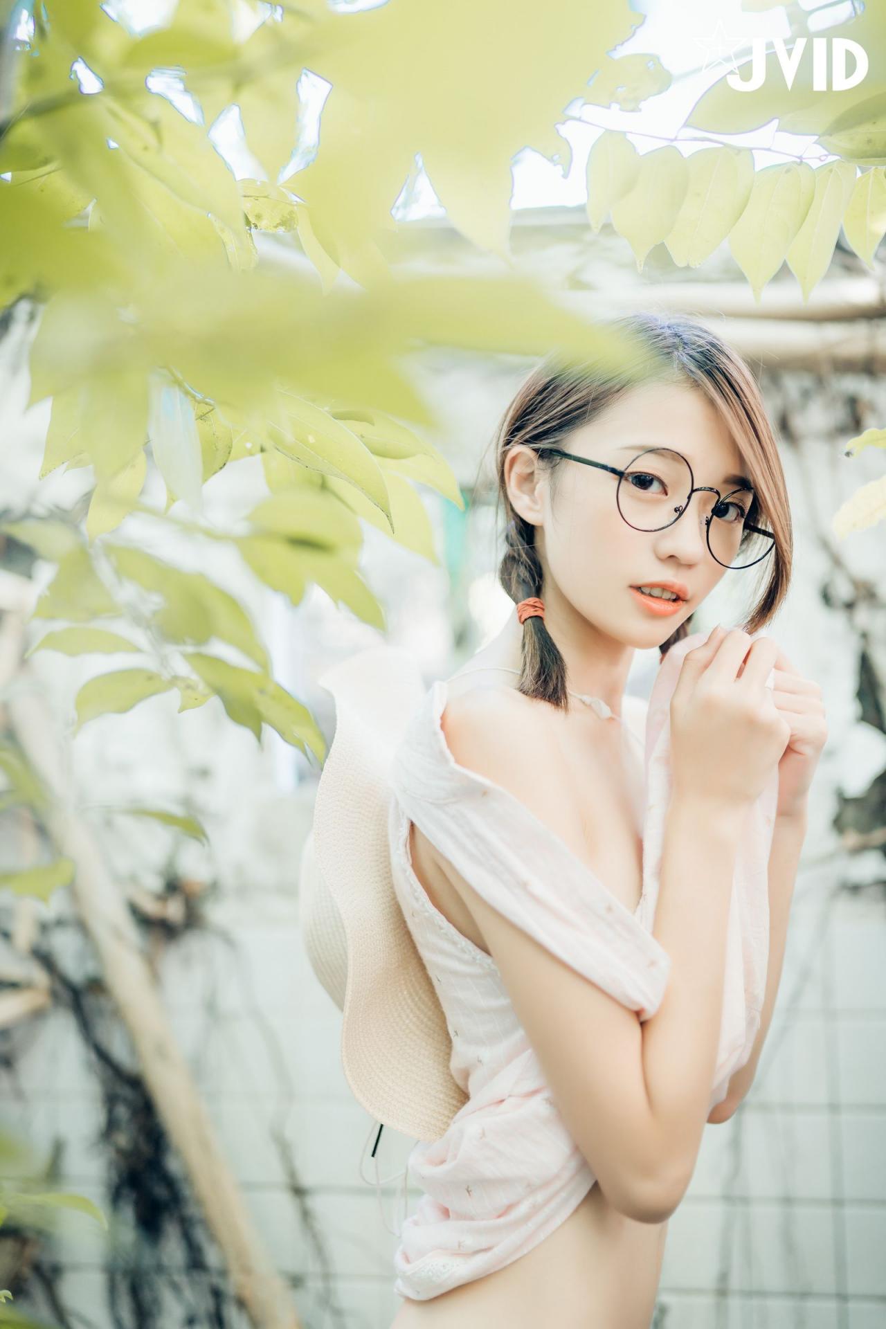 抓精蟲的小女孩