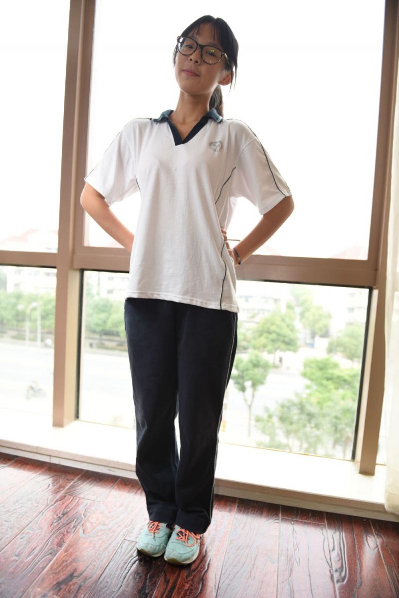 校服眼镜土妹子