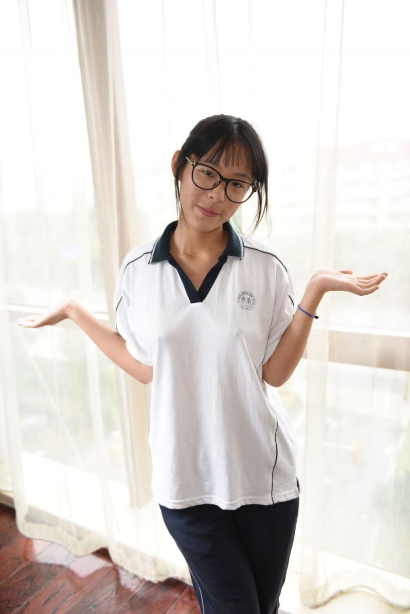 校服眼镜土妹子