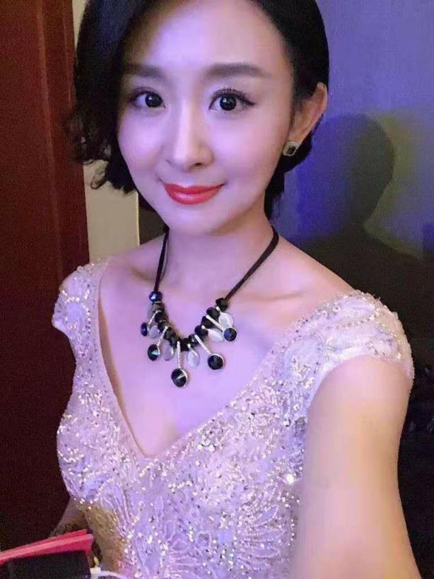 狗颠屁股 摇尾乞怜