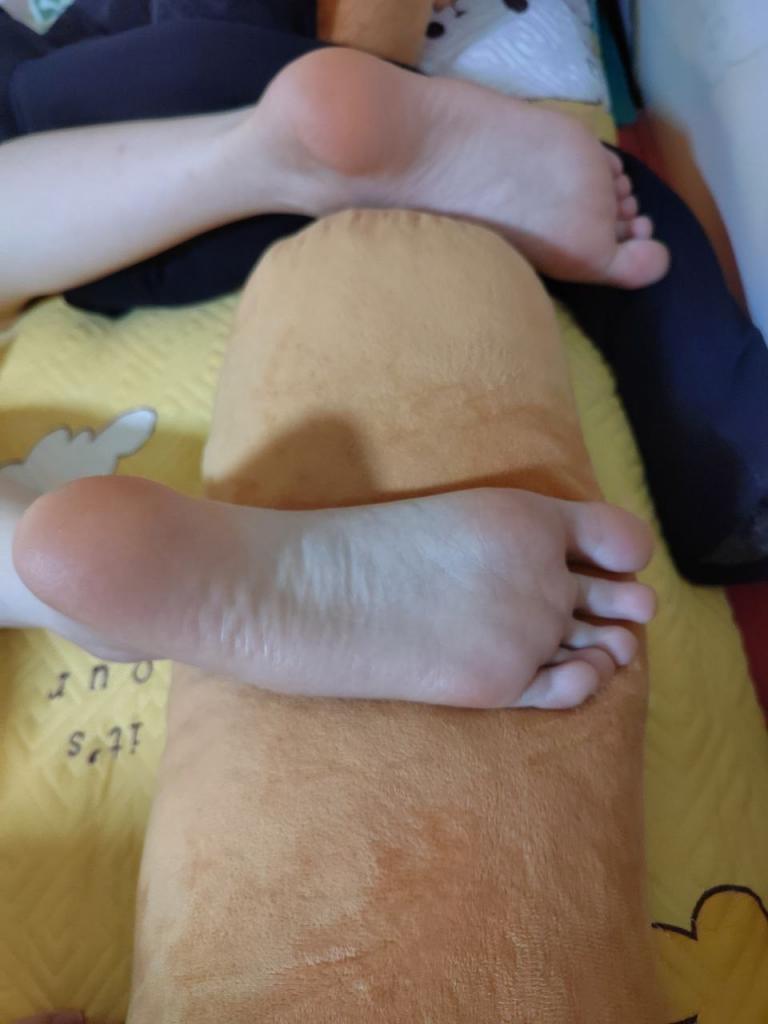 爱拍脚的小姐姐 足控福音