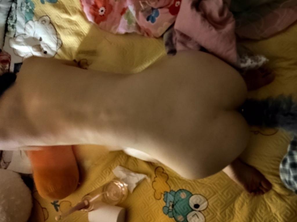 爱拍脚的小姐姐 足控福音