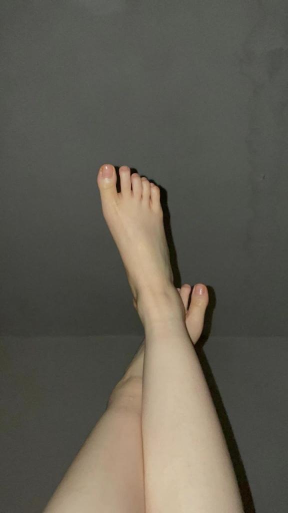 爱拍脚的小姐姐 足控福音