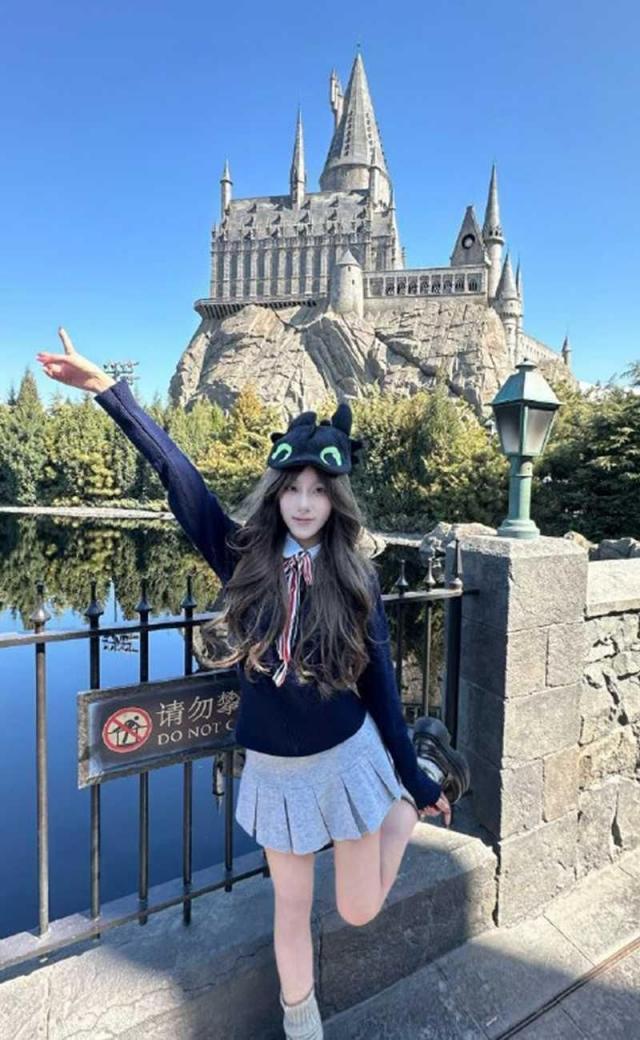 山东潍坊情侣赵思珊与男友野外 泄密版