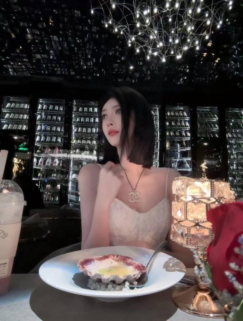 看看是不是你们的母狗学姐