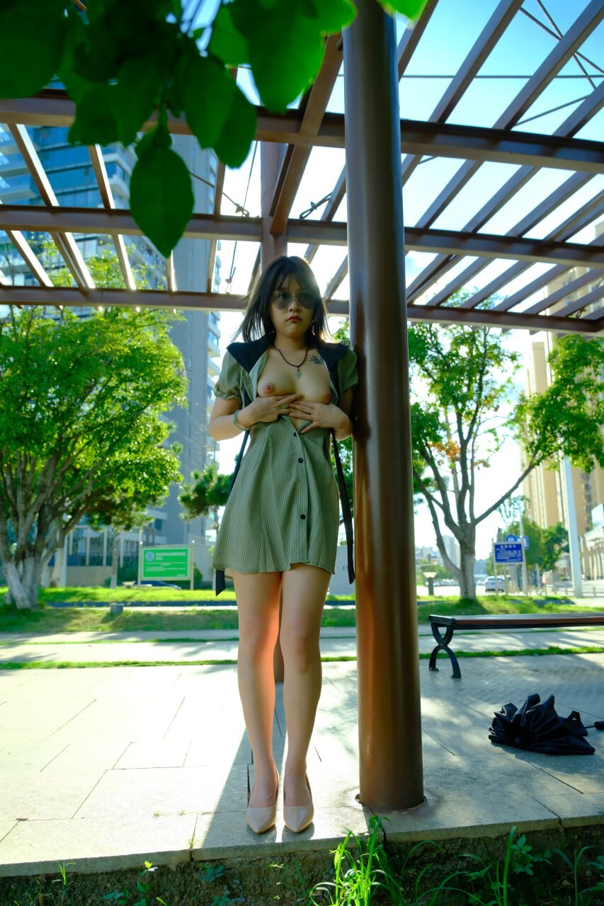 [户外露出]露出美学，克制、风险与身体意识的交汇