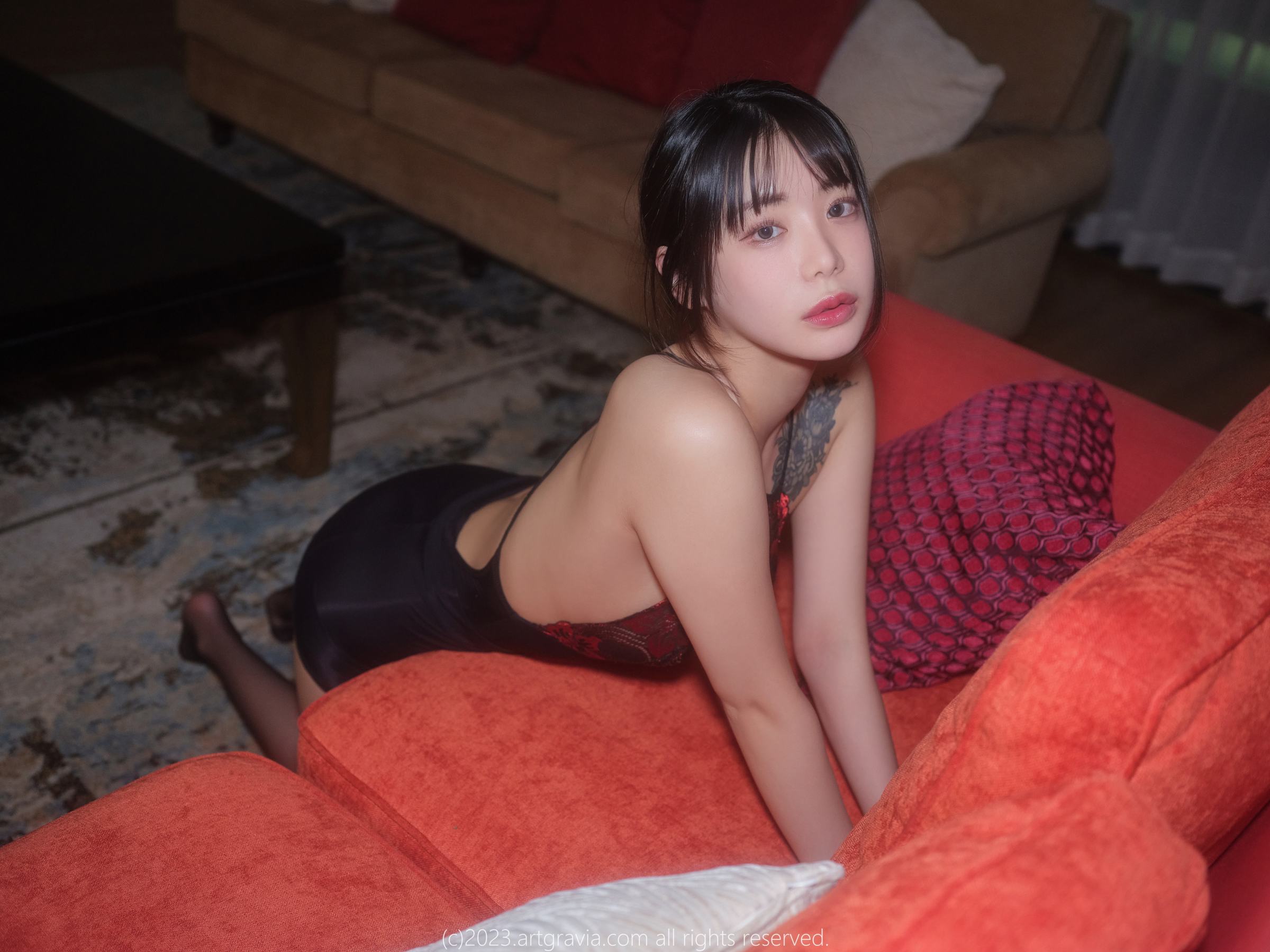 美女同学身着黑丝媚态极致