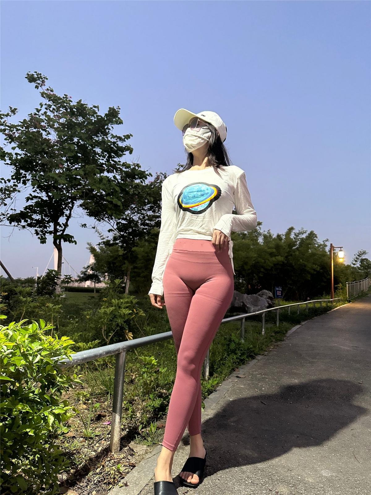 微胖人妻瑜伽裤诱惑