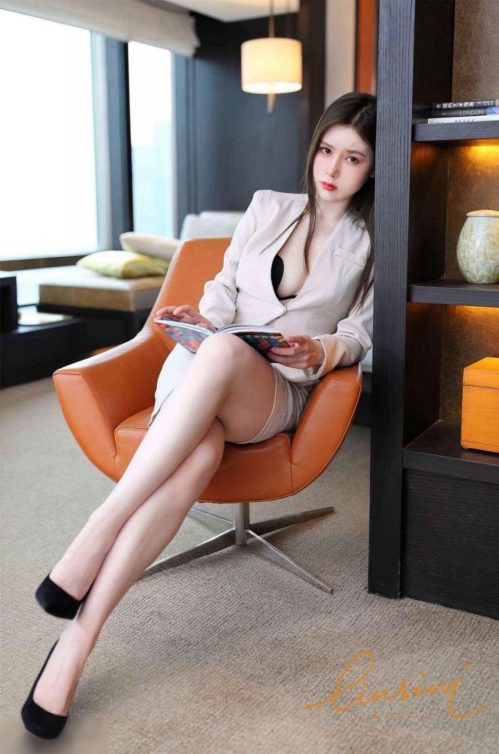 鹿鹿_大尺度露点流出