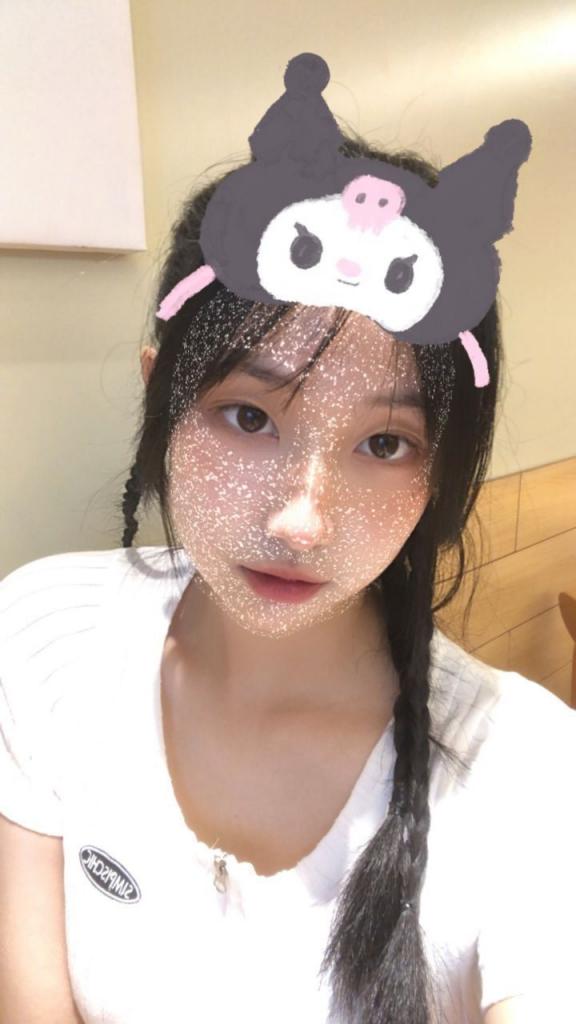 反差婊来吧，宝贝，先喂饱我这张嘴再说别的……