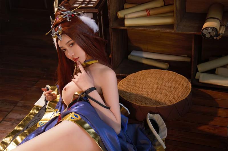 白嫩美乳古风美女