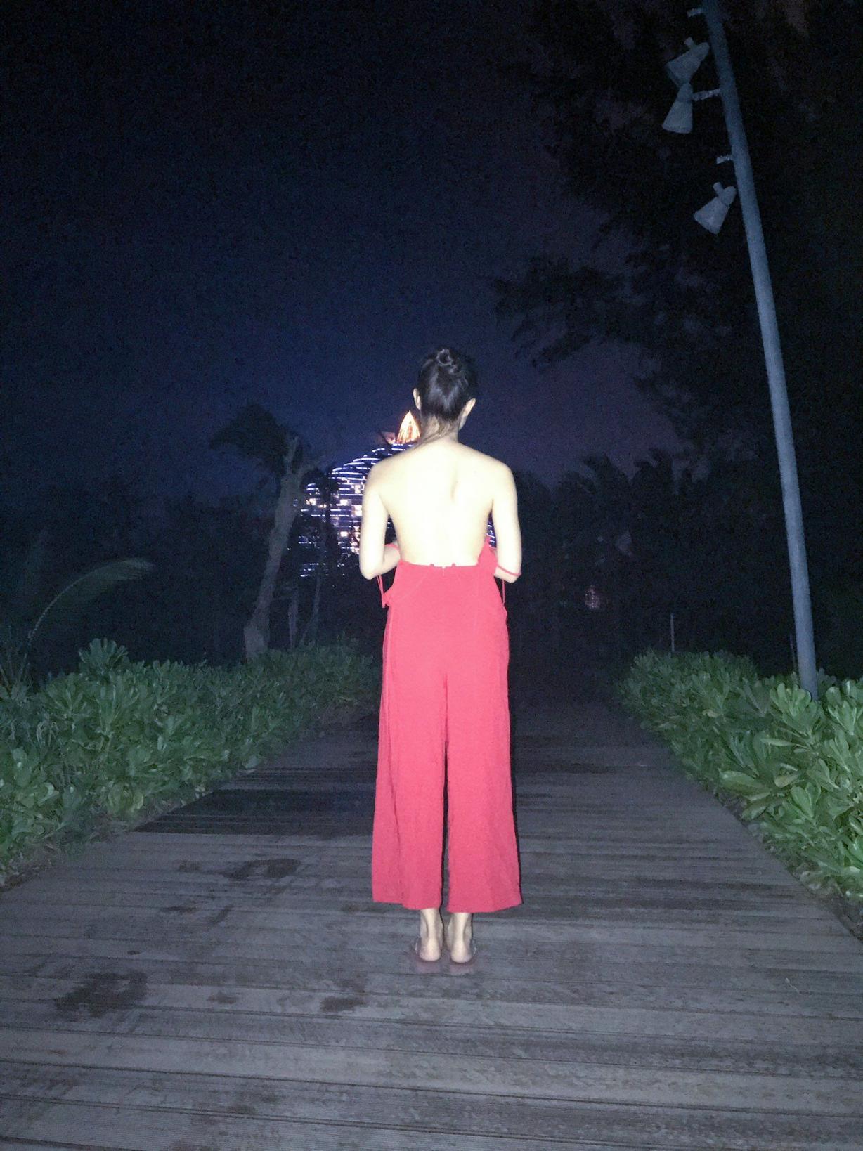 爱露出的骚母狗