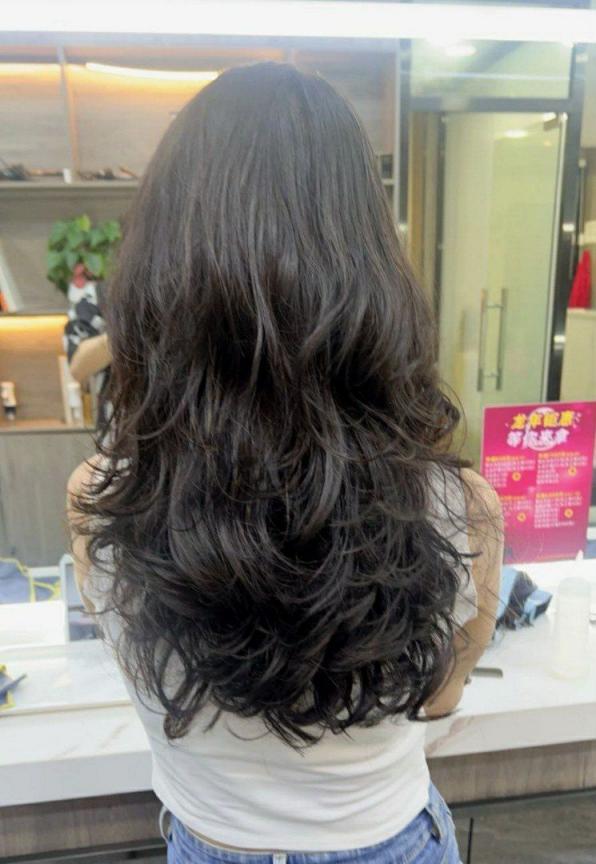 反差婊她半推半就张嘴就含了进去……