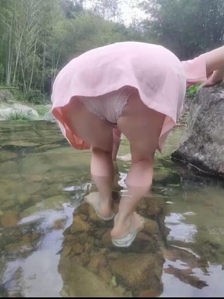 裙底风光无限美