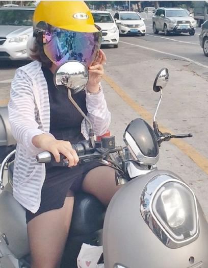 裙底风光无限美