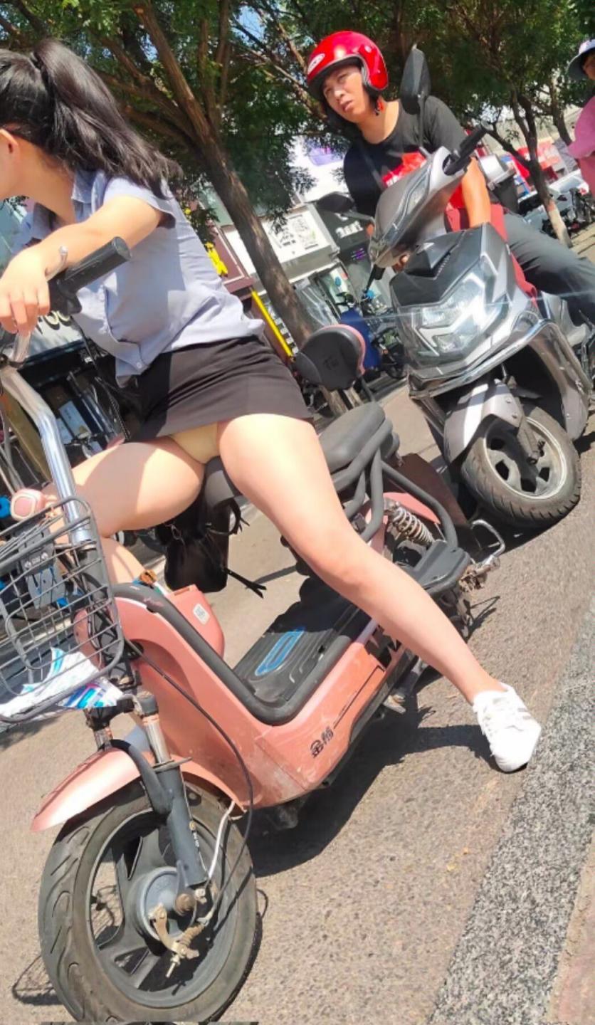 裙底风光无限美