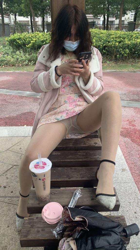 裙底风光无限美