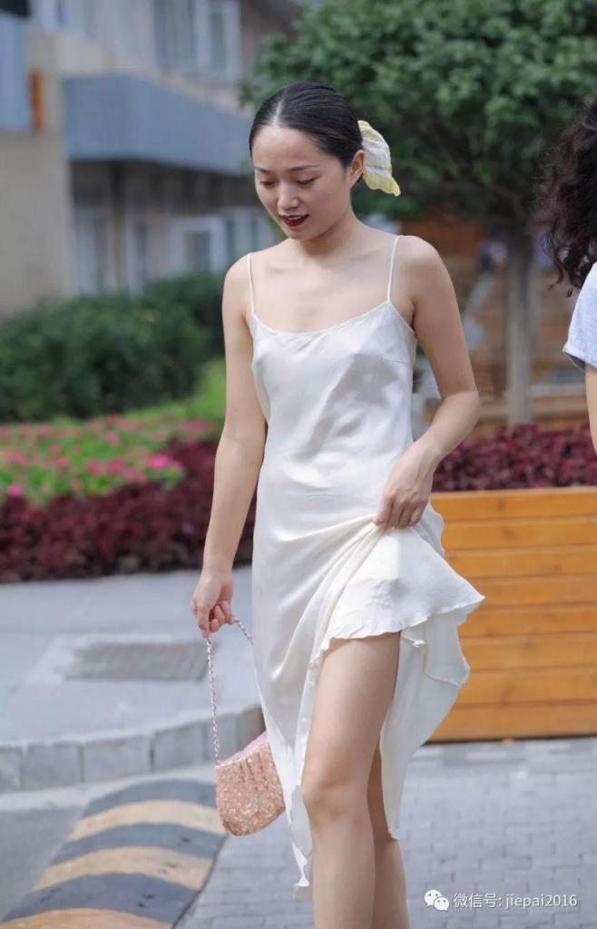 裙底风光无限美