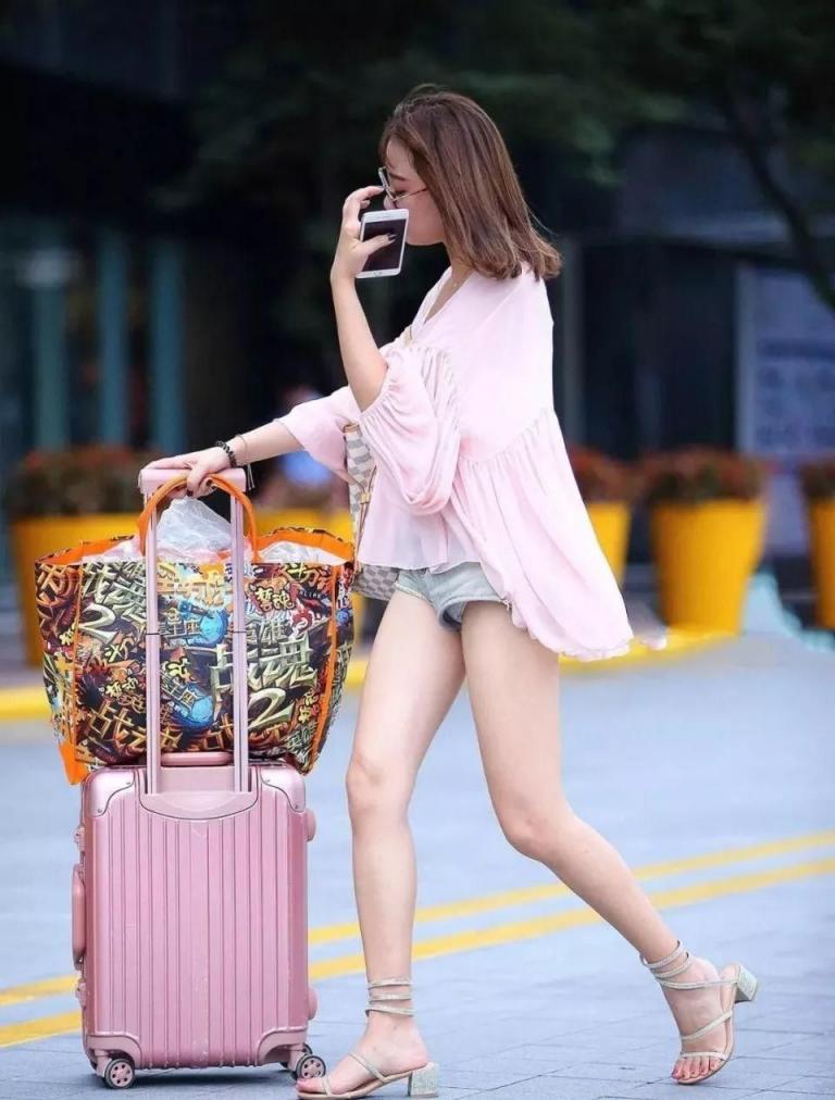 裙底风光无限美