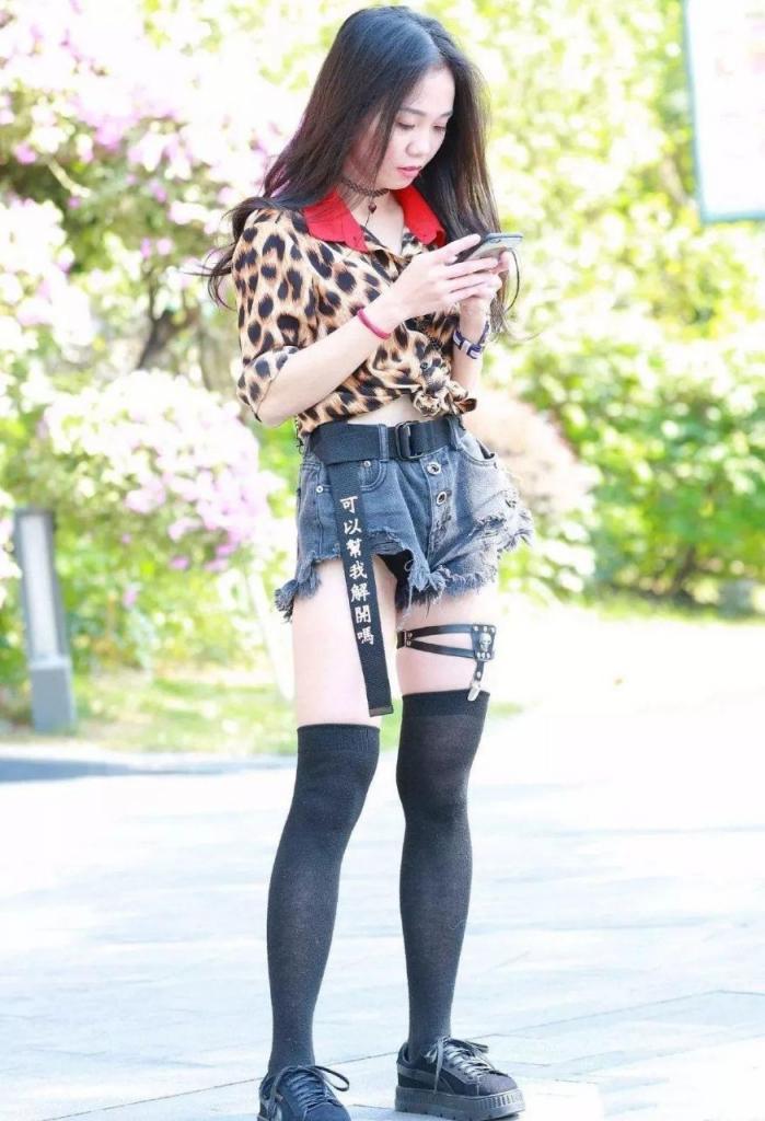 裙底风光无限美