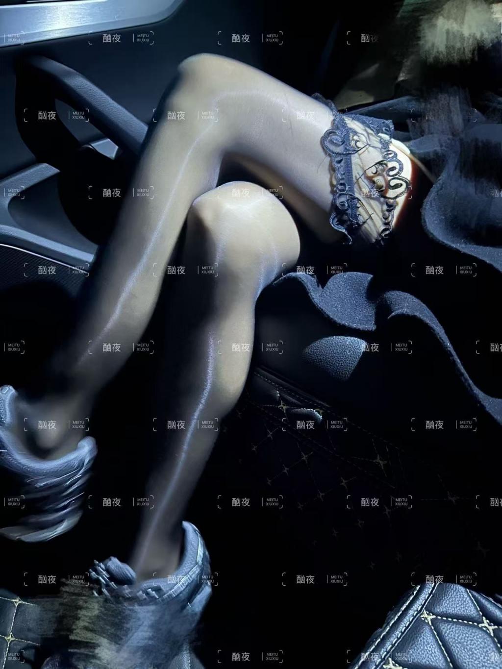 汽车里的 黑丝小母狗