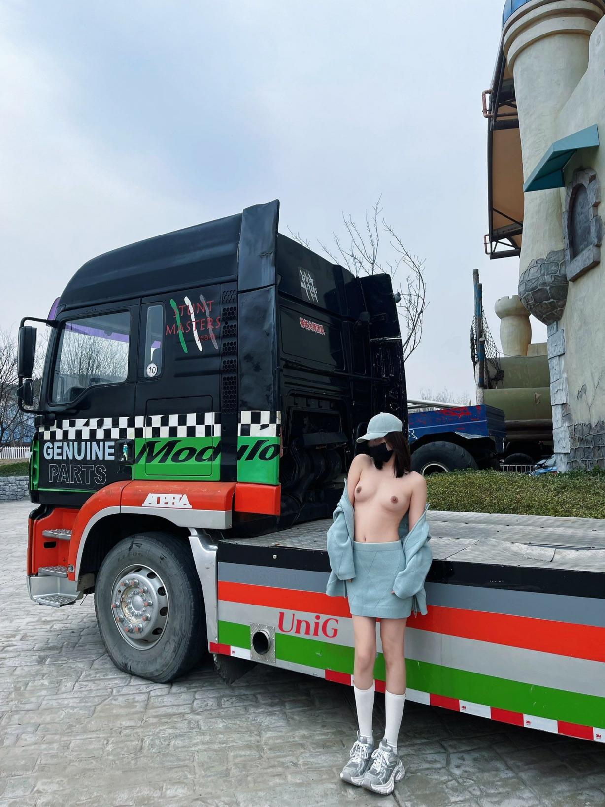 个人收藏的UNIG露出合集分享