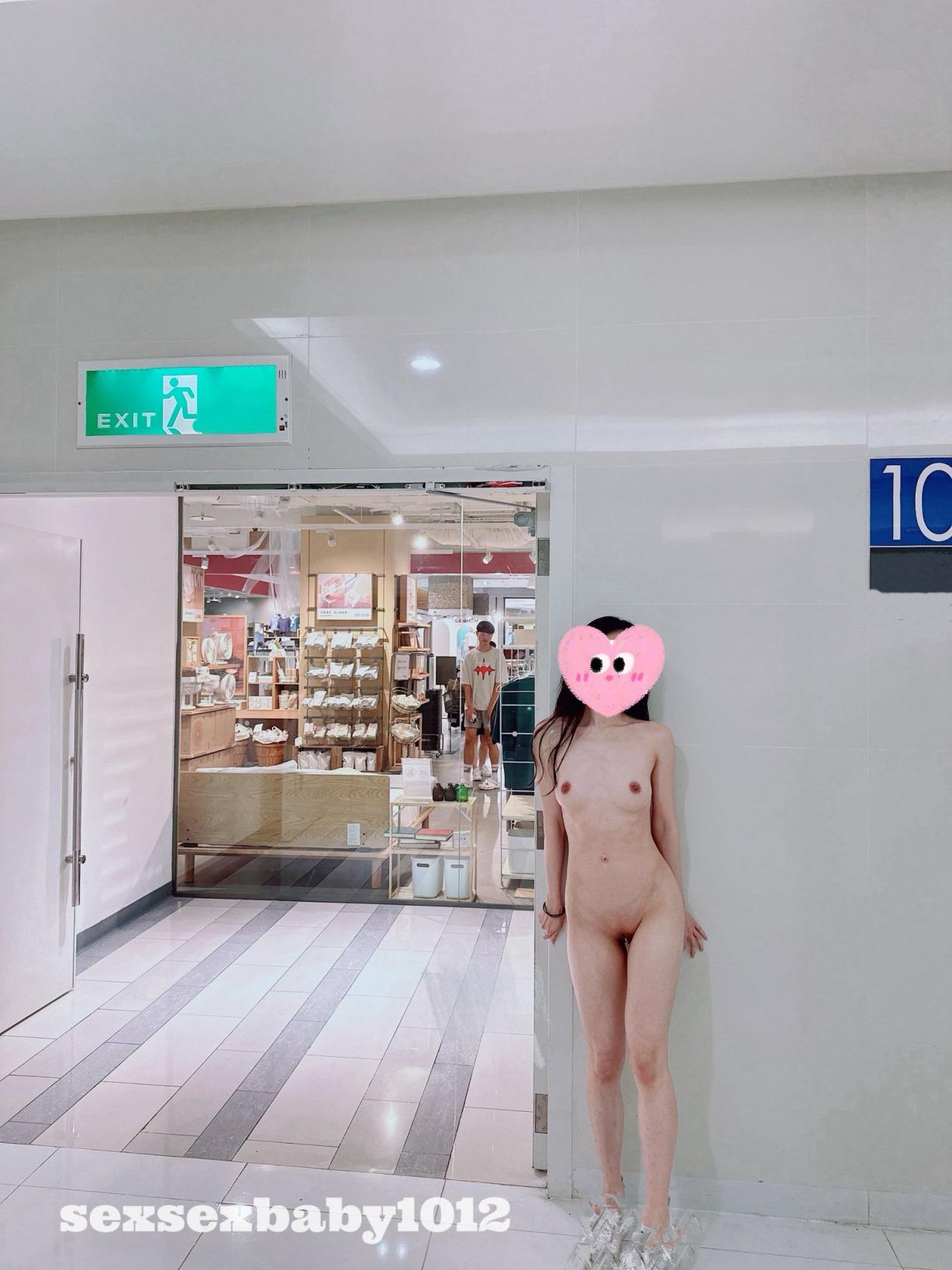 个人收藏的薇薇安露出合集分享