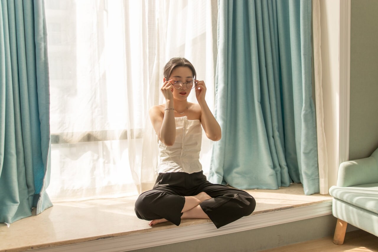 极品眼镜娘反差婊私拍，身材很不错