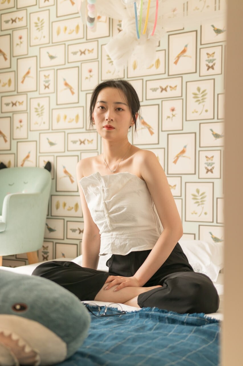 极品眼镜娘反差婊私拍，身材很不错