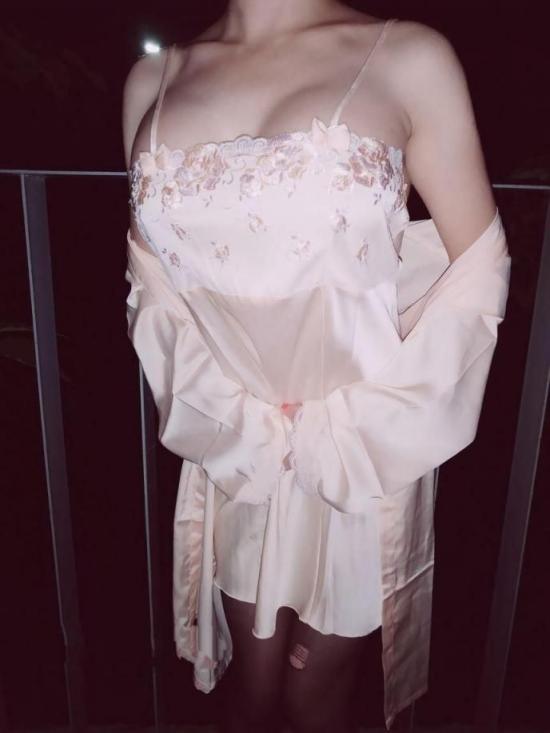 夜深人静偷偷露出