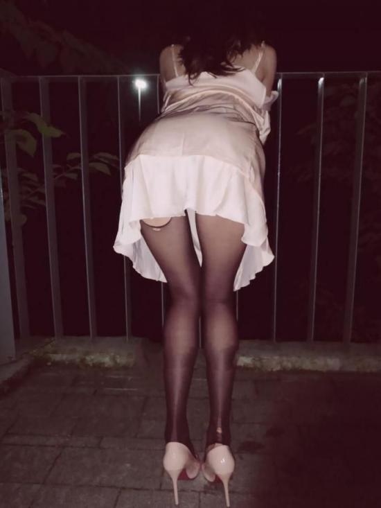 夜深人静偷偷露出