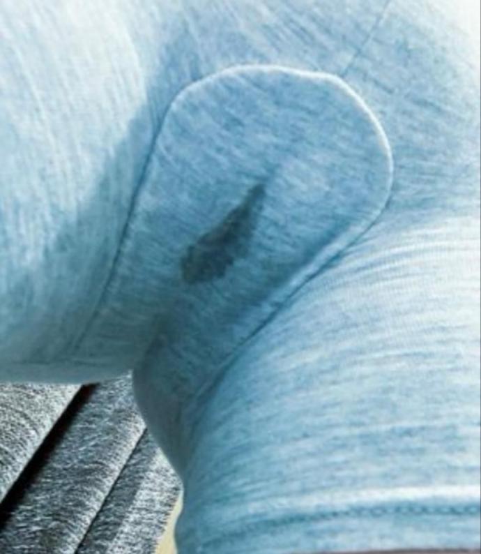 淫水湿透瑜伽裤