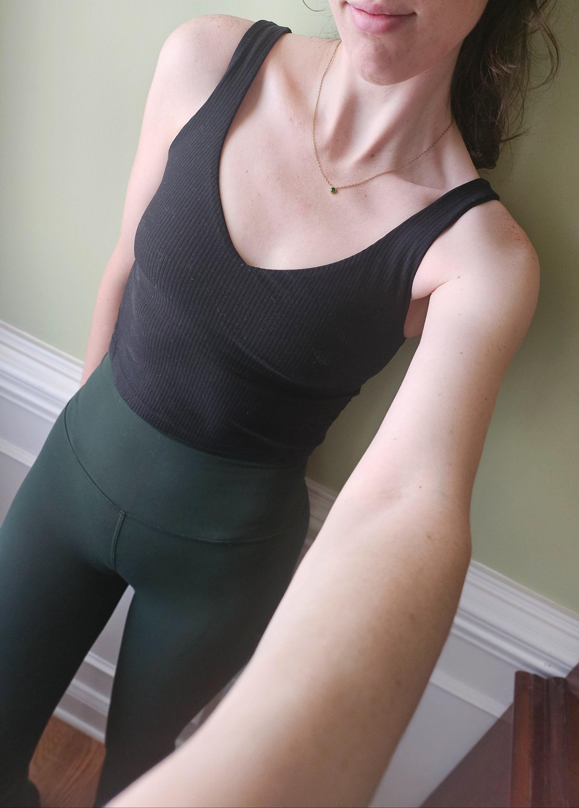 淫水湿透瑜伽裤