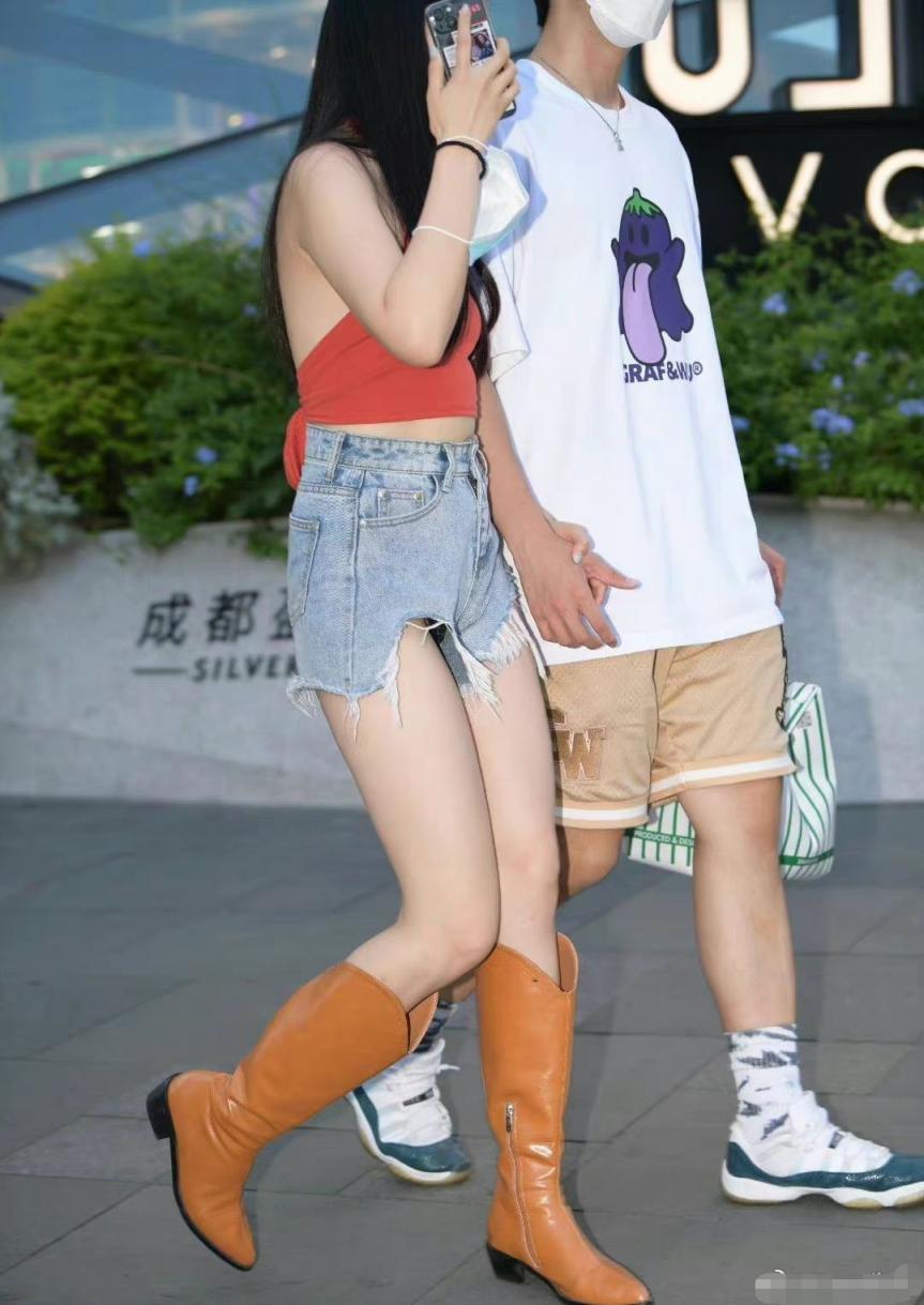 街拍热裤短裤