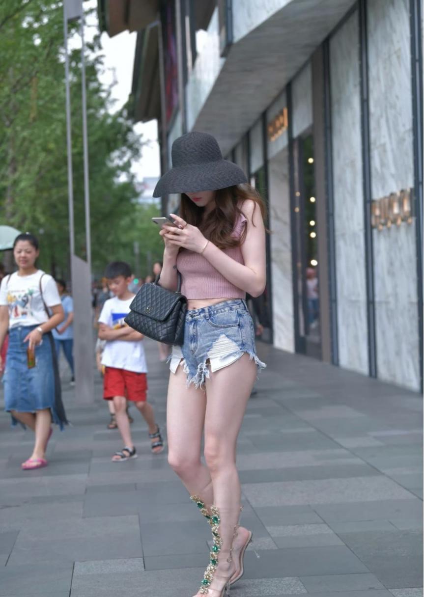 街拍热裤短裤