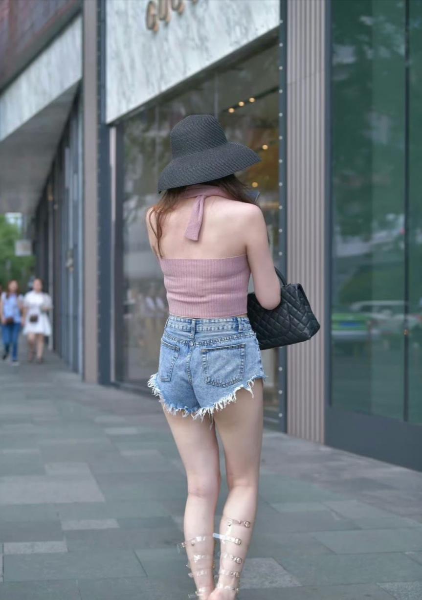 街拍热裤短裤