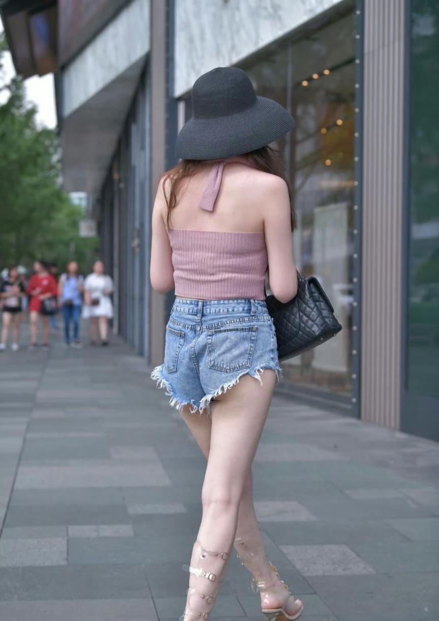 街拍热裤短裤