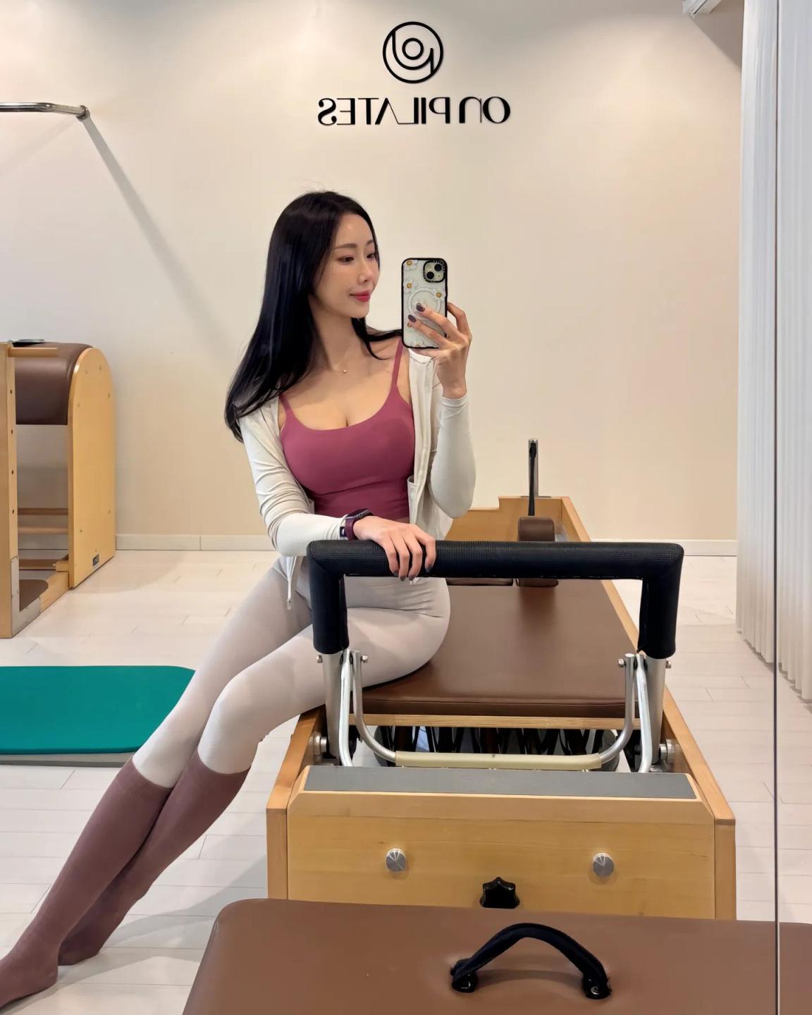 那些穿瑜伽裤的骚货