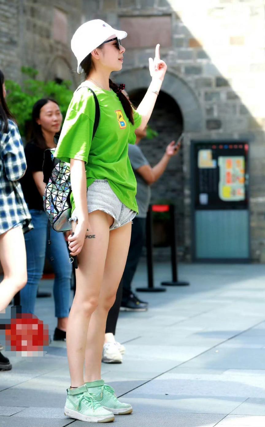 齐逼短裤无限接近逼