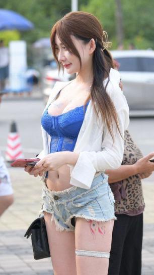 齐逼短裤无限接近逼