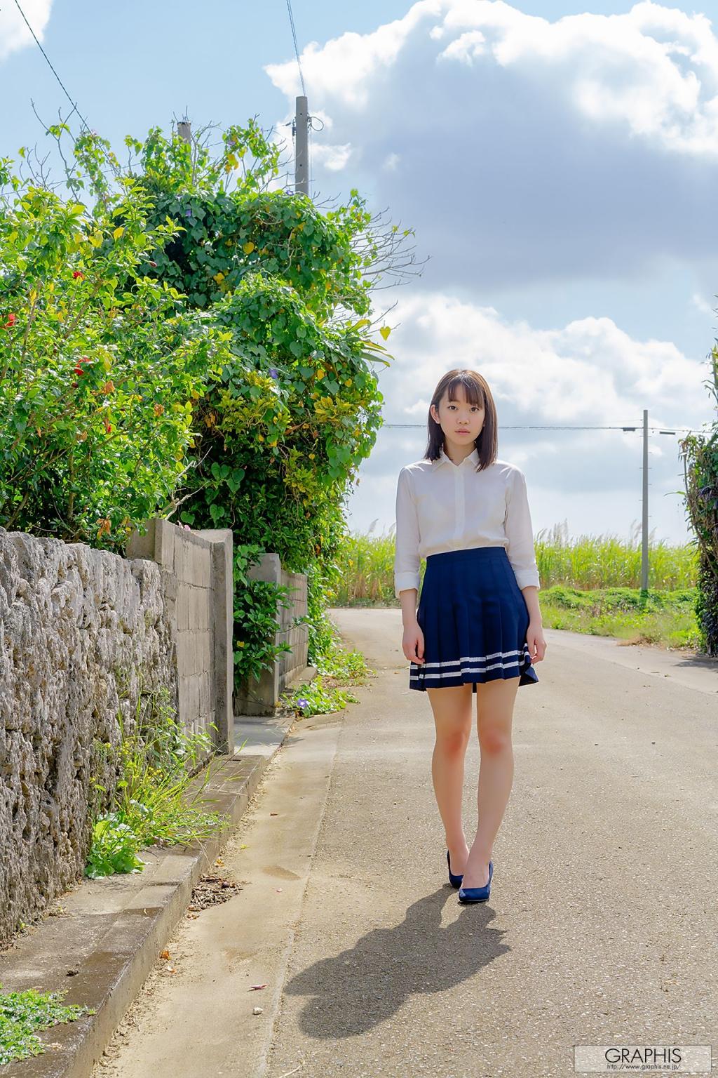 架乃由罗 AV出道之前,青涩感十足