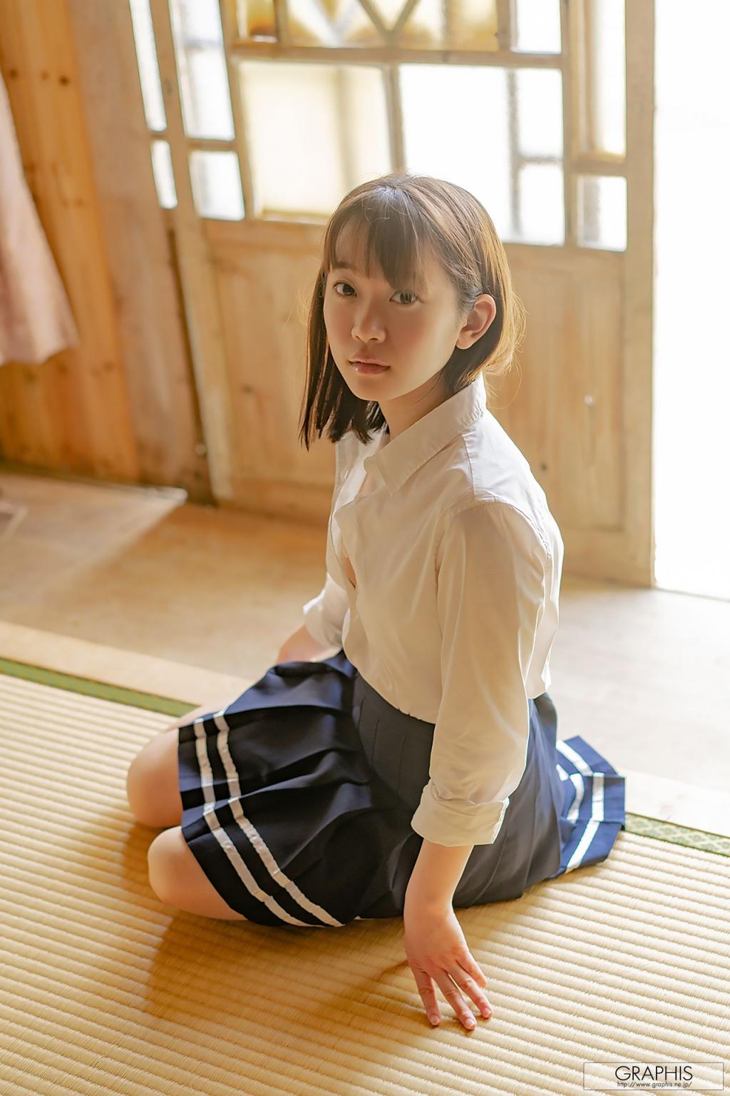 架乃由罗 AV出道之前,青涩感十足